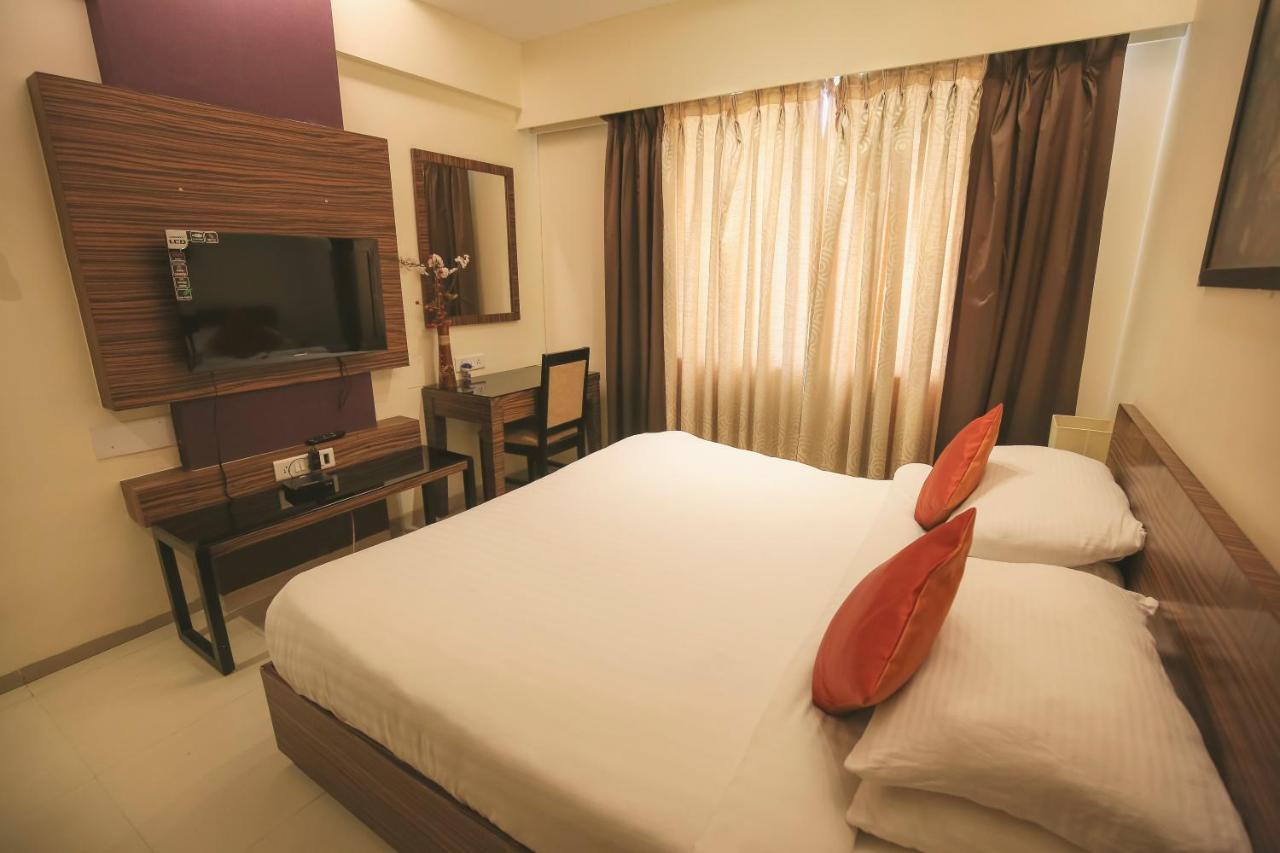 The Gold Haven Hotel Pune Exterior photo